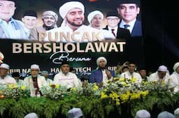 Puncak Bersholawat Bareng Habib Syech, Paslon Rudy-Ade Didoakan jadi Bupati dan Wakil Bupati Bogor