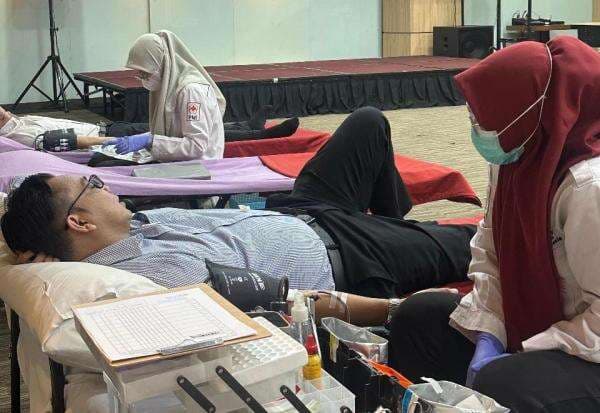 Konsisten Donor Darah Sejak Tahun 2016, Brits Hotel Karawang Dapat Apresiasi PMI Konsisten Donor Darah Sejak Tahun 2016, Brits Hotel Karawang Dapat Apresiasi PMI
