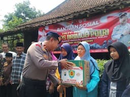 HUT Brimob Polri ke-79, Polres Jombang Bagi Sembako dan Santuni Yatim