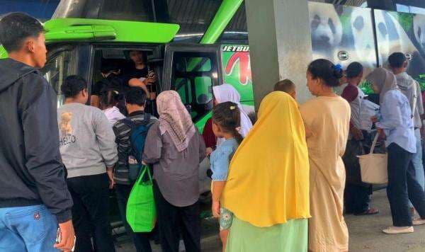 Hari Ini Diprediksi Puncak Arus Balik Lebaran di Terminal Seloaji Ponorogo Hari Ini Diprediksi Puncak Arus Balik Lebaran di Terminal Seloaji Ponorogo