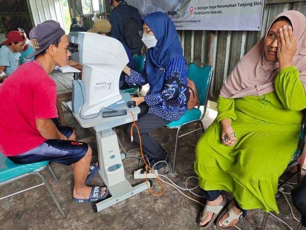 Gelaran Baksos RS Khusus Mata Purwokerto Disambut Antusias Pekerja TPST 3R Rempoah