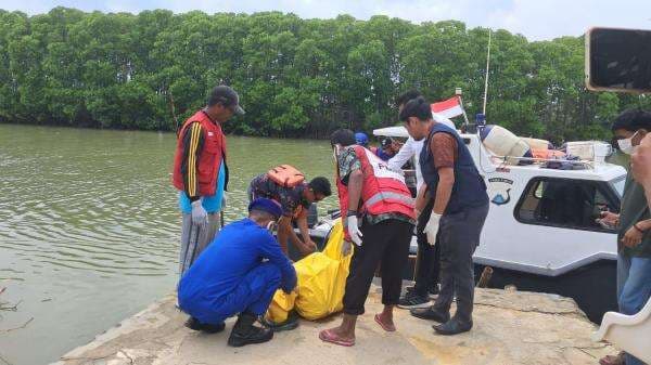 Mayat Misterius Ditemukan Mengapung di Perairan Sampang, Polisi Minta Bantuan Warga