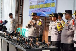 Polres Probolinggo Kota Cek Puluhan Senpi Anggotanya