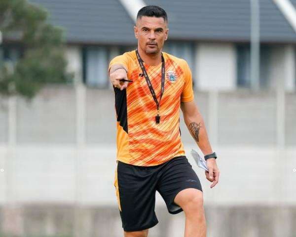 Jelang Persija Jakarta vs Arema FC, Carlos Pena Akui Macan Kemayoran Diterpa Masalah Internal Jelang Persija Jakarta vs Arema FC, Carlos Pena Akui Macan Kemayoran Diterpa Masalah Internal