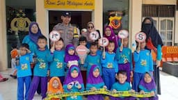 Polres Ciamis Dekatkan Diri dengan Anak-Anak RA Babusalam Melalui Program Polsanak