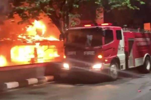 Kebakaran Landa Warteg dan Toko di Tlogosari Semarang, Satu Orang Luka-luka