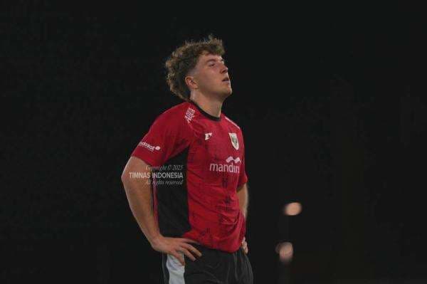 Cedera Parah Tak Hentikan Ole Romeny Bela Timnas Indonesia, Main Pakai Hati Cedera Parah Tak Hentikan Ole Romeny Bela Timnas Indonesia, Main Pakai Hati