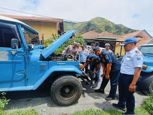 Jelang Nataru, Polres dan Pemda Probolinggo Ramp Check Kendaraan Jip Gunung Bromo