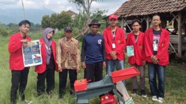 Desa Mojokembang Menuju Pertanian Modern Berkat Hibah Alat Pemipil Jagung