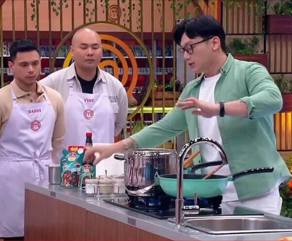 Chef Willgoz Bikin Kejutan di MasterChef Indonesia Season 12, Peserta Langsung Antusias Chef Willgoz Bikin Kejutan di MasterChef Indonesia Season 12, Peserta Langsung Antusias