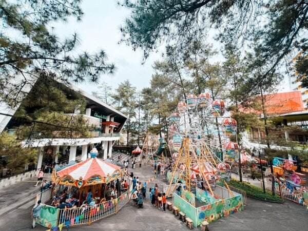 Cihampelas Walk  Jadi Tempat Liburan Akhir Tahun yang Beda di Bandung 