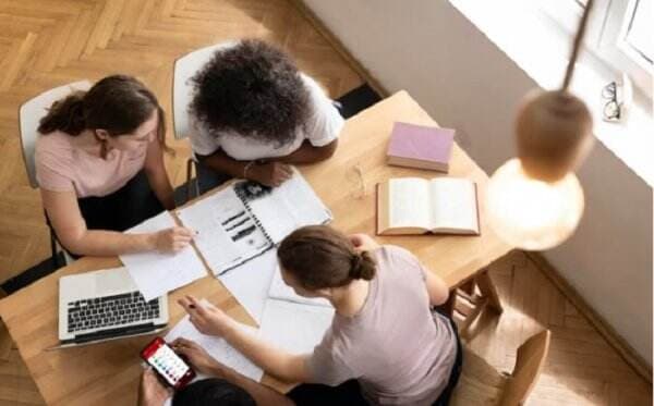 15 Contoh Kalimat Persuasif dalam Teks Negosiasi: Kunci Sukses dalam Bisnis dan Kehidupan Sehari-hari 15 Contoh Kalimat Persuasif dalam Teks Negosiasi: Kunci Sukses dalam Bisnis dan Kehidupan Sehari-hari