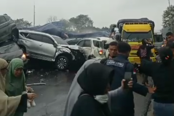 Kecelakaan Beruntun di KM 92 Tol Purbaleunyi Puluhan Orang Luka-Luka, 1 Meninggal Dunia