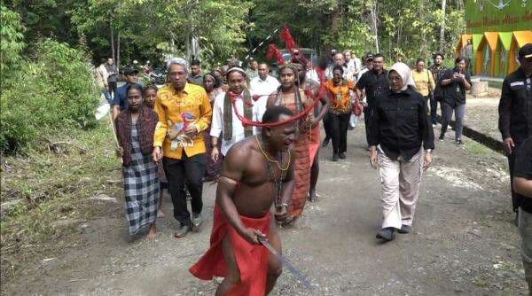 Menteri Kehutanan Lepas Satwa Langka dan Serahkan SK Perhutanan Sosial di Papua Barat Daya