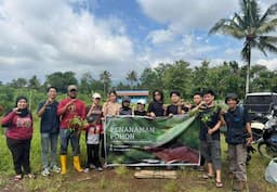 Mahasiswa Bareng Aktivis Lingkungan GJH Kuningan Aksi Penanaman Pohon