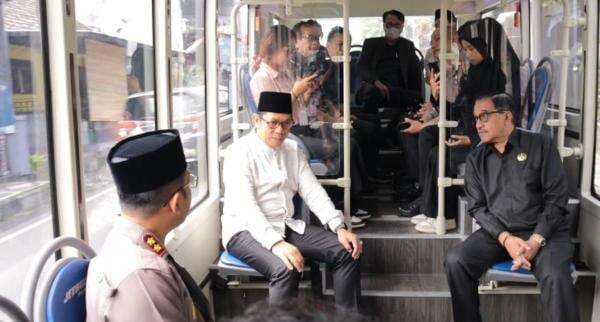 Kota Batu Uji Coba Shuttle Bus Gratis untuk Wisatawan Mulai 2 April 2025 Kota Batu Uji Coba Shuttle Bus Gratis untuk Wisatawan Mulai 2 April 2025