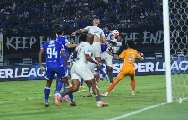 Tomas Trucha: Hasil Akhir Laga Persib Bandung vs PSM Makassar Harusnya 1-1 Tomas Trucha: Hasil Akhir Laga Persib Bandung vs PSM Makassar Harusnya 1-1