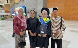 Berkebutuhan Khusus, Intan Berhasil Raih Gelar Sarjana Pendidikan di UMS