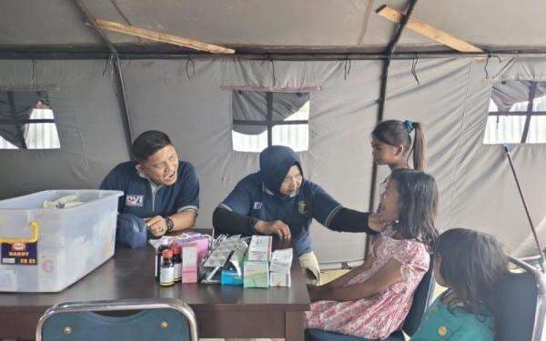 Warga di Lokasi Bencana Sumbar Sakit Demam hingga Diare, Polri Gelar Bakti Kesehatan Warga di Lokasi Bencana Sumbar Sakit Demam hingga Diare, Polri Gelar Bakti Kesehatan