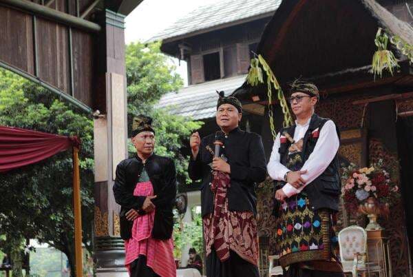 Mengintip Budaya Nikah ala Sasak saat Halal Bihalal Diaspora Lombok Mengintip Budaya Nikah ala Sasak saat Halal Bihalal Diaspora Lombok