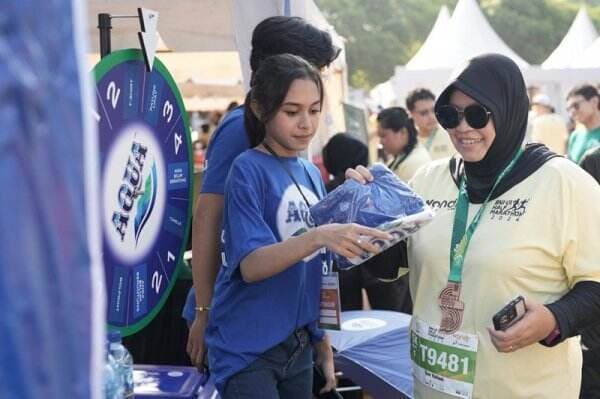 AQUA Hadirkan Hidrasi untuk 6.600 Pelari di BNI-UI Half Marathon 2024