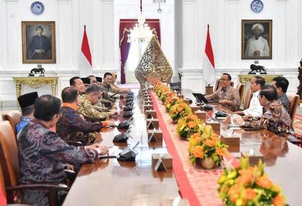 Datang ke Istana, Rombongan Pimpinan MPR Temui Jokowi