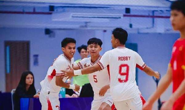 Hancurkan Vietnam 7-3! Timnas Futsal Indonesia U-19 ke Final Piala AFF Futsal U-19 2025 Hancurkan Vietnam 7-3! Timnas Futsal Indonesia U-19 ke Final Piala AFF Futsal U-19 2025
