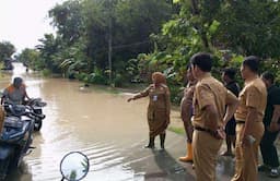 Hujan Deras, Tanaman Padi dan Jalan Desa Katong Toroh Menuju Sedadi Terendam Banjir