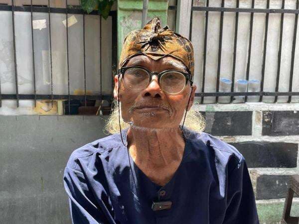 Nahas, Rumah Aktor Lawas Diding Boneng Ambruk gegara Hujan Deras Nahas, Rumah Aktor Lawas Diding Boneng Ambruk gegara Hujan Deras