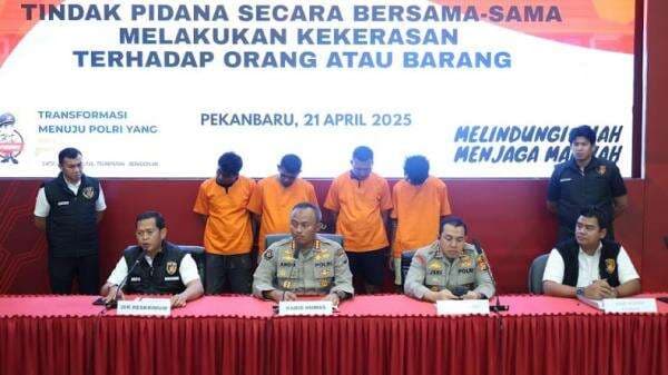 Identitas 4 Debt Collector Mengamuk di Polsek Bukit Raya Ditangkap, 7 Buron Identitas 4 Debt Collector Mengamuk di Polsek Bukit Raya Ditangkap, 7 Buron