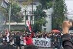 Demo Tolak RUU Pilkada di DPRD Jabar, Massa Aksi: Ini Benar-benar Suara Kita!