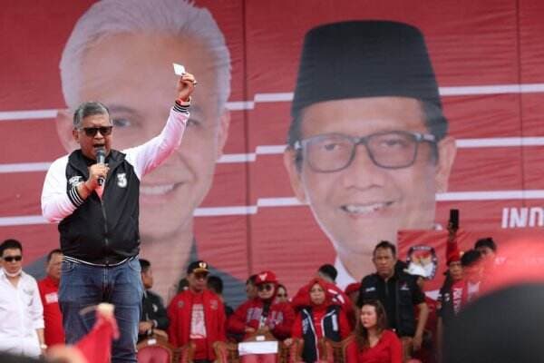 Di Hadapan Puluhan Ribu Warga Lampung, Hasto Beberkan Alasan Ganjar Disebut Presiden Rakyat