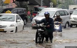 Diguyur Hujan, 3 Ruas Jalan di Jakut Tergenang Banjir