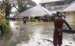 Diguyur Hujan Deras, Kantor Bupati Lebak Dikepung Banjir