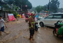    Diguyur Hujan Semalaman, 5 RT di Jakarta Timur Tergenang Banjir