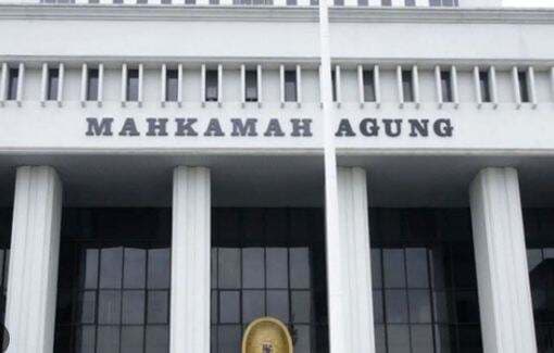 Diwarnai <i>Dissenting Opinion</i>, 1 Hakim Agung Tak Setuju Syarat Usia Cagub Diubah