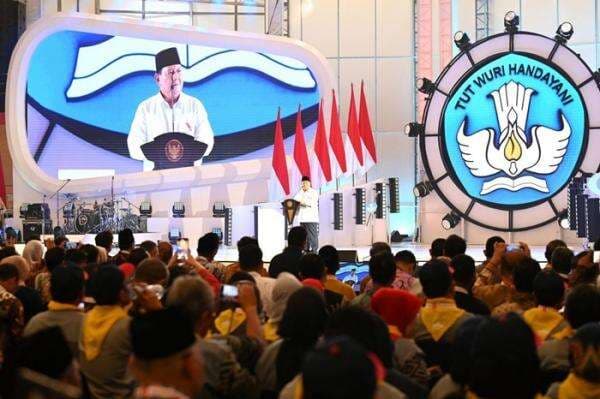 Selain Kenaikan Gaji, Ini Hadiah Prabowo untuk Guru ASN dan Honorer Selain Kenaikan Gaji, Ini Hadiah Prabowo untuk Guru ASN dan Honorer
