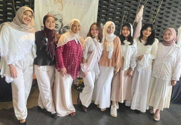 Tepis Stigma Negatif Gen Z, Safwa Najla dan Tim Perkenalkan Potensi Ekonomi Lewat Brand Hijab