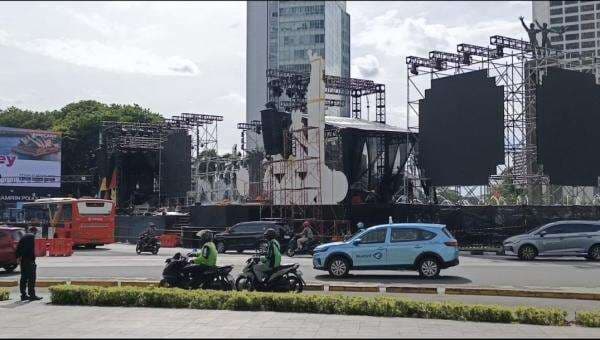 H-1 Menuju Malam Pergantian Tahun, Panggung Bundaran HI Lakukan Gladi Bersih H-1 Menuju Malam Pergantian Tahun, Panggung Bundaran HI Lakukan Gladi Bersih