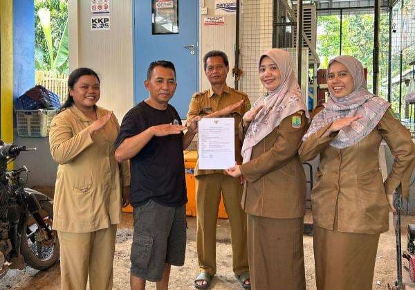 Dukung Keamanan Pangan, Dinas Perikanan Karawang Serahkan SKP dan Bantuan Cold Storage Dukung Keamanan Pangan, Dinas Perikanan Karawang Serahkan SKP dan Bantuan Cold Storage