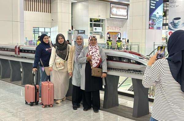 Libur Nataru, Ribuan Wisatawan Malaysia Pilih Whoosh Menuju Bandung Libur Nataru, Ribuan Wisatawan Malaysia Pilih Whoosh Menuju Bandung