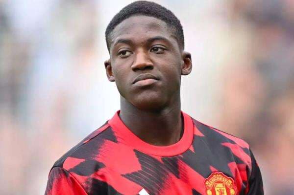 Napoli Krisis Finansial! Transfer Mainoo Terancam Gagal Napoli Krisis Finansial! Transfer Mainoo Terancam Gagal