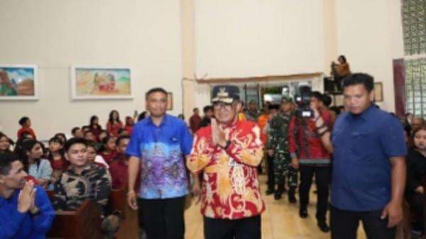 Pj Gubernur Kaltim Pastikan Perayaan Natal Lancar, Pantau Ibadah di Gereja