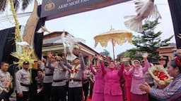 Farewell Parade Kapolres Tasikmalaya Kota dari AKBP Joko Sulistiono ke AKBP M Faruk Rozi