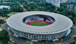 Patrick Kluivert Takjub Melihat Kemegahan Stadion Utama Gelora Bung Karno