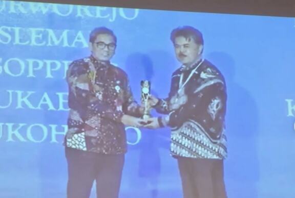 Heri Iswahyudi Terima Penghargaan IGA 2024,Kabupaten Pringsewu Sangat Inovatif