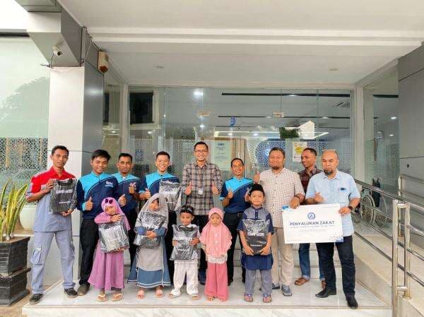 BRI Tuban Salurkan 30 Paket pada Anak-anak dan Ortu di Lingkungan BRI Setempat