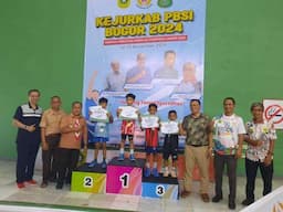 Tim Bulutangkis Alfatanza Gunung Putri Sabet Juara Umum Kejurkab PBSI Bogor 2024