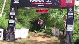 Unjuk Kemampuan Rider Mancanegara di Kendal Downhill 2024