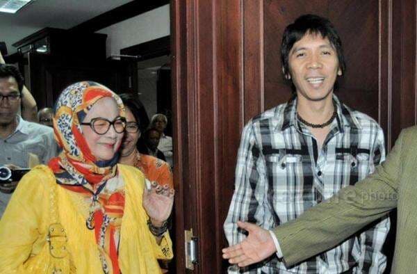 Slank Berduka, Bunda Iffet Meninggal Dunia Slank Berduka, Bunda Iffet Meninggal Dunia